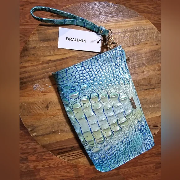 NWT Brahmin purse/ wristlet - Picture 1 of 3